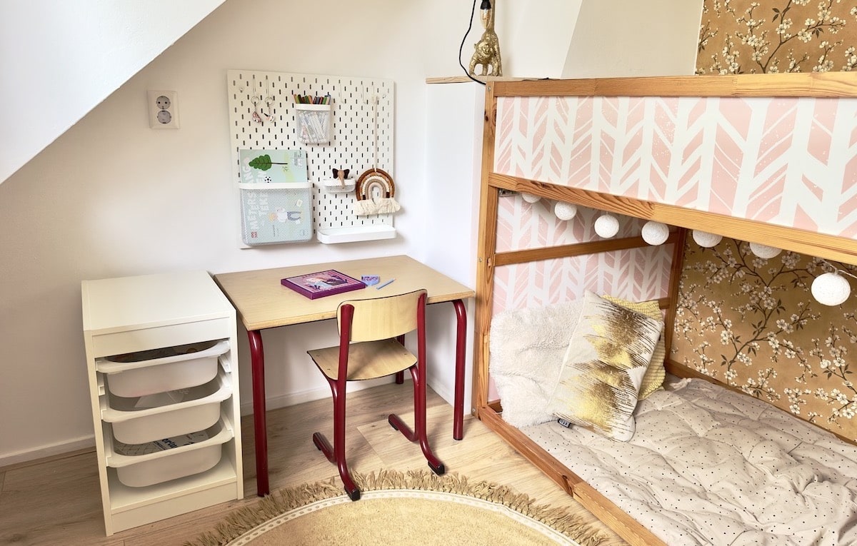 ikea trofast skadis bureau hack kinderkamer